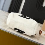 Louis Vuitton Hills Pochette Shearling White 18cm - Image 2
