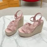 Louis Vuiiton LV Isola Wedge Sandal Rose 1AGYI1 - Image 4