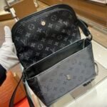 Super Vip 1:1 – Louis Vuitton Pulse Messenger Bag Monogram Black 26Cm M12681 - Image 3