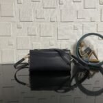 Super Vip 1:1 – Louis Vuitton Wallet On Chain Capucines Black 23Cm - Image 4