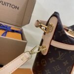 Super Vip 1:1 – Louis Vuitton Duffle Monogram Coated Canvas Beige 22Cm M43587 - Image 5