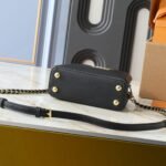 Louis Vuitton Capucines Mini Black 21Cm - Image 4