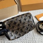 Louis Vuitton Speedy Bandouliere 20 Monogram Canvas Brown 20Cm M26314 - Image 7