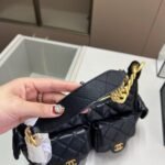 Chanel Maxi Hobo Bag Gold Tone Metal Black 25Cm - Image 4