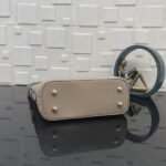 Super Vip 1:1 - Louis Vuitton Flore Mahina Galet 28Cm M12140 - Image 5