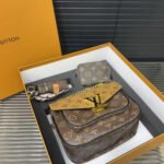 Gift set: Louis Vuitton Passy Monogram Canvas 23Cm M45592 - Image 2