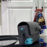 Super Vip 1:1 – Louis Vuitton Steamer Wearable Wallet Monogram Eclipse Reverse Turquoise 18Cm M11496 - Image 3