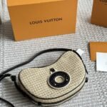 Louis Vuitton Croissant MM Black 26Cm M24811 - Image 4