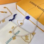 Louis Vuitton Blooming Pearls Necklace Gold M02388 - Image 3