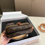 Gift set: Louis Vuitton Saumur BB Bag Monogram Brown 20Cm M46740 - Image 4