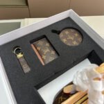 Gift set: Louis Vuitton Neverfull BB Bag Beige 24Cm M46705 - Image 2