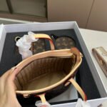 Gift set: Louis Vuitton Neverfull BB Bag Beige 24Cm M46705 - Image 6