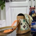 Super Vip 1:1 - Louis Vuitton Envelope Wearable Wallet Monogram Craggy Vanilla 19Cm M83346 - Image 3