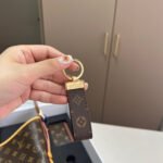 Gift set: Louis Vuitton CarryAll PM Bag Monogram Canvas 29Cm M46203 - Image 8