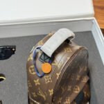 Gift set: Louis Vuitton Monogram Palm Springs Mini Backpack Brown 22Cm M44873 - Image 4