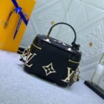 Louis Vuitton Vanity PM Black Cream 19Cm - Image 4