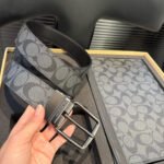 Gift set: Coach Charter Pouch With Signature Gray 30Cm - Image 7