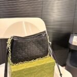 Gucci GG Emblem Small Shoulder Bag Black Leather 23cm 815263 AAEEM 1000 - Image 4