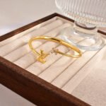 Louis Vuitton LV Iconic Flower Bracelet Gold M1197S - Image 3