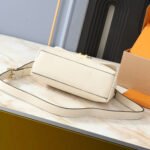 Louis Vuitton Madeleine BB White Cream 24 Cm M46008 - Image 2