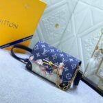 Louis Vuitton Steamer Wearable Wallet Bleach Blue 18cm M82900 - Image 2