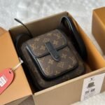 Louis Vuitton Christopher Wearable Wallet Brown 15cm M69404 - Image 2