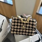 Chanel 19 Bag Tweed Beige And Black 26cm - Image 3
