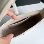 Saint Laurent Mini Le 5 À 7 Blanc Vintage 19cm 7103182R20W9207 - Image 3