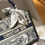 Dior Small Book Tote White and Navy Blue 26cm M1325CETK M34I - Image 4