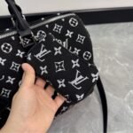 Louis Vuitton Speedy Bandoulière 40 Bag Black 40cm - Image 6