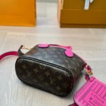Louis Vuitton Neverfull Bandoulière Inside Out Rose Pondichery 20cm M12106 - Image 5