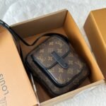 Louis Vuitton Christopher Wearable Wallet Brown 15cm M69404 - Image 3