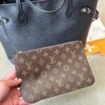 Louis Vuitton Neverfull MM Epi Leather Black 32cm M11930 - Image 6