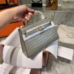 Hermes Mini Kelly Handbag Alligator Gris Mouette 22cm - Image 6