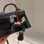 Hermes Kelly Mini Handbag Matte Alligator Black 20cm - Image 7