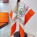 Hermes Gala Brides in Flowers Scarf 90 H004192S 04 - Image 3