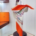 Hermes Gala Brides in Flowers Scarf 90 H004192S 04 - Image 4