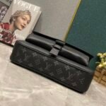 Louis Vuitton Taigarama Messenger Bag Black 29cm M30746 - Image 5