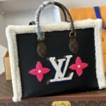 Louis Vuitton Black Shearling Monogram Onthego Gm Bag Black 35cm - Image 3