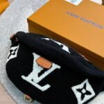 Louis Vuitton Bumbag Monogram Teddy Fleece Black 30cm - Image 2