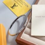 Louis Vuitton Empreinte Bangle White Gold Tone Q95641 - Image 6