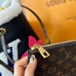 Louis Vuitton Neonoe Handbag Leather And Monogram Teddy Shearling Mm Black 25cm - Image 5