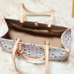 Louis Vuitton x Murakami Onthego MM Monogram White 35cm M13079 - Image 5