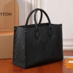 Perfect Match: Louis Vuitton Onthego MM 35cm X Louis Vuitton Metis Compact Wallet 15cm - Image 3