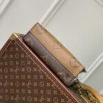 Louis Vuitton OnTheGo East West 25cm M46653 - Image 5