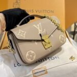 Louis Vuitton Pochette Métis East West Cream 21cm M23081 - Image 2
