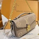 Louis Vuitton Pochette Métis East West Cream 21cm M23081 - Image 3