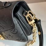 Louis Vuitton Pochette Métis East West Black 21cm M46595 - Image 6