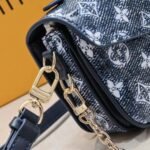 Louis Vuitton Pochette Métis East West Monogram Spruce 21cm M22834 - Image 6