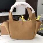 Saint Laurent Le 5 À 7 Bea En Suède Golden Leaf 50cm 763435008IW3194 - Image 6